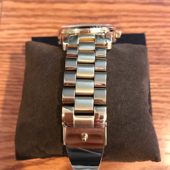 Michael Kors Jet Set Watch - Gold - Picture 4 of 6